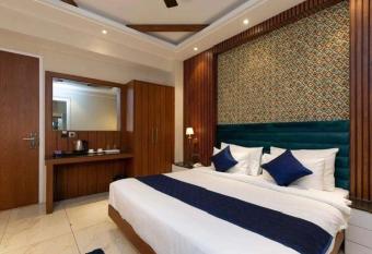 Aashtha guest house has Balcony rooms