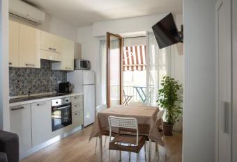 Casa Primavera allows 18 year olds to book a room