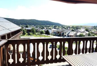 Appartement 2/4 Pers Bolqu  re has Balcony rooms