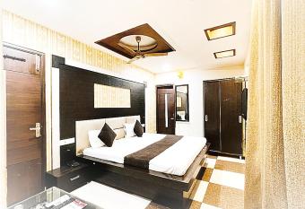 HOTEL CITY NIGHT -- Near Ludhiana Railway Station --Super Suites Rooms -- Special for Families, Couples & Corporate has Balcony rooms