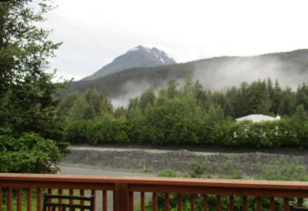Seward Apartment has Balcony rooms