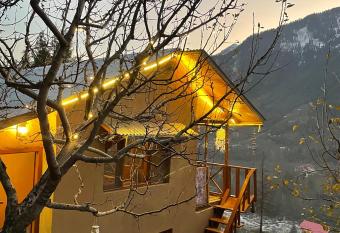 Roomshala 129 Mud house has Balcony rooms