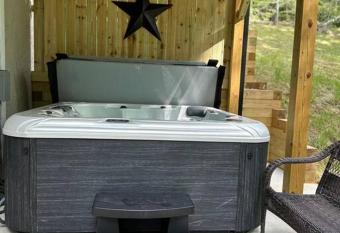 Hidden Gem has rooms with a private hot tub