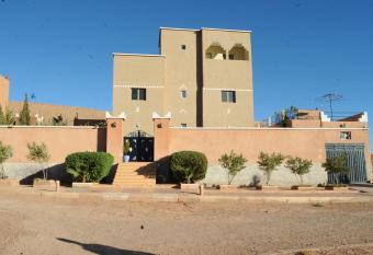 CHEZ MANAR allows 18 year olds to book a room