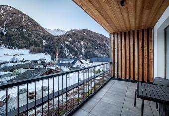 Stoana Apt 2-1 has Balcony rooms