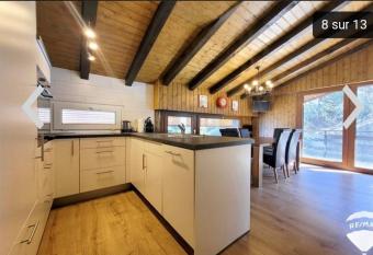 La Remointze has Balcony rooms