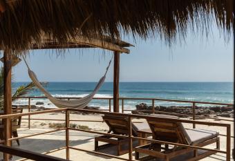 Utopia Beach House & Suites has Balcony rooms