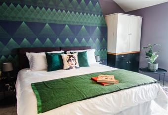 The Marmot allows 18 year olds to book a room