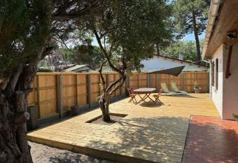 Maison Ind  pendante Bass Arcachon 10min pied plage allows 18 year olds to book a room