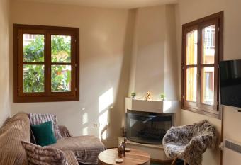 Delfi s cozy maisonette has Balcony rooms