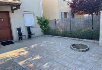 MAISON CHIC ET CALME has Balcony rooms