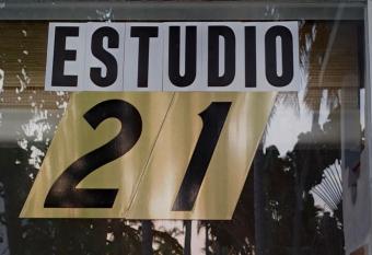 ESTUDIO 21 allows 18 year olds to book a room