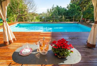 Villa Oliva Ecofriendly has Balcony rooms