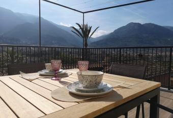 Villa Arbona Dalt has Balcony rooms