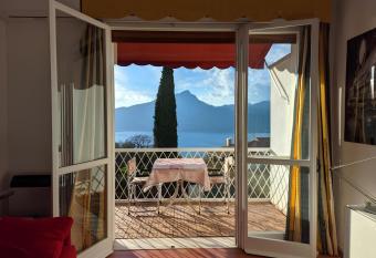 Garda Panoramic House has Balcony rooms