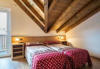 Giongo Residence Aparthotel 202 has Balcony rooms