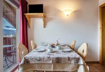 Giongo Residence Aparthotel 203 has Balcony rooms