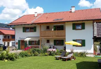 G  stehaus Attenhauser allows 18 year olds to book a room