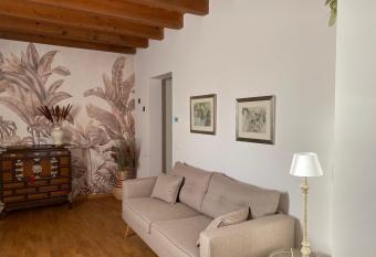 Appartamento Galilei allows 18 year olds to book a room