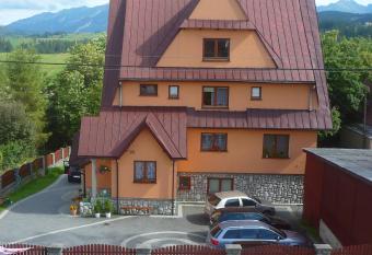 Smyrecek allows 18 year olds to book a room