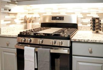 Downtown Hartford Center Bushnell Park New allows 18 year olds to book a room