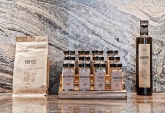 Charming Victorian House Backyard Oasis has Balcony rooms