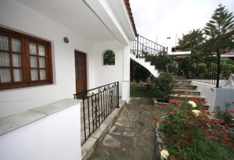 Amalia Studios allows 18 year olds to book a room