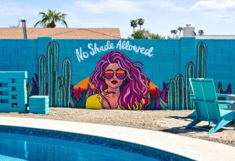 Tempe STR/MTR-close to ASU, Old Town & PHX airport has rooms with a private hot tub