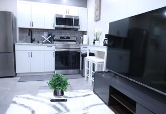 My Cozy-Snug Place - 1Brd - 8 mins to EWR allows 18 year olds to book a room