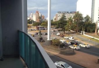 A pasos Terminal/Hospitales/con garaje/recepci  n 24 hs has Balcony rooms