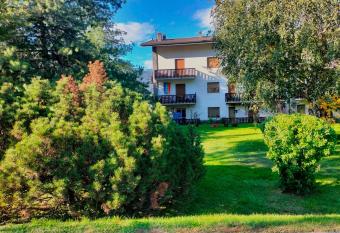 Maison H  l  ne allows 18 year olds to book a room