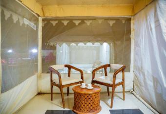 SAM DESERT RESORT has Balcony rooms