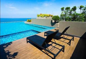 The Blu X Condo Bangsaen Floor 5 has Balcony rooms