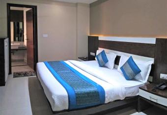 Raj Mahal Inn has Balcony rooms