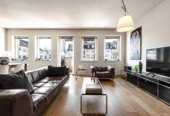 Charmante Vintage-Wohnung nur wenige Schritte vom Stadtpark entfernt has Balcony rooms