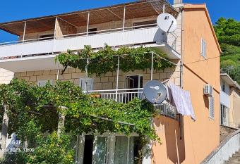 Apartmani DOMAGOJ has Balcony rooms