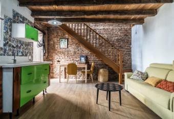 La bodega. has Balcony rooms