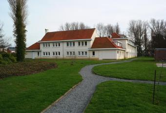 Park Atlantis De Haan allows 18 year olds to book a room