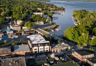 H  tel - Exp  rience - Quartier Des Marinas has Balcony rooms