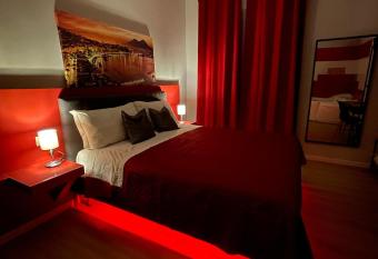 Vomero Suite b&b Napoli has rooms with a private hot tub