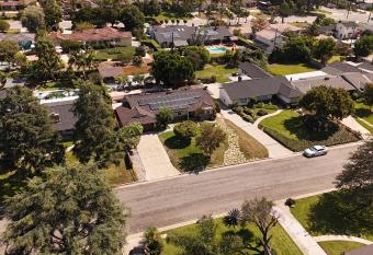 A Sweet Retreat* LA Attractions * Disney * Beaches has Balcony rooms