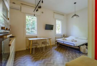 Yourbanflat Mazzini allows 18 year olds to book a room