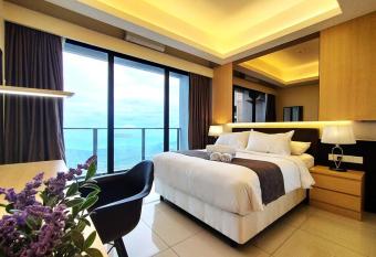 TopGenting SkyColdPondSuite @GrdIonDelmn allows 18 year olds to book a room