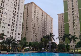 Apartemen kalibata city By Alia Property has Balcony rooms