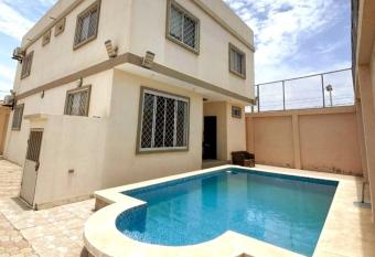 Lugar encantador con piscina muy cerca del mar has Balcony rooms