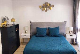 Lumineux Charming Appartement - Cozy Flat has Balcony rooms