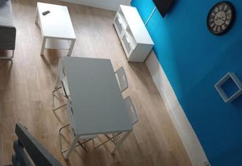 185, Toulon petit duplex a deux pas de l Op  ra allows 18 year olds to book a room