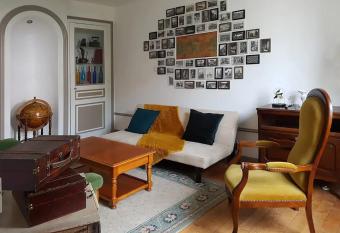 Maison centre-ville calme avec jardin has Balcony rooms