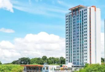 Charming Retreat Heredia: Your Home Away from Home has Balcony rooms