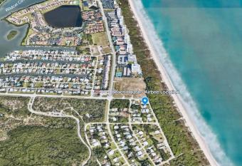 8BD Oceanfront Surfside Beach House - Perfect for Large Groups has Balcony rooms